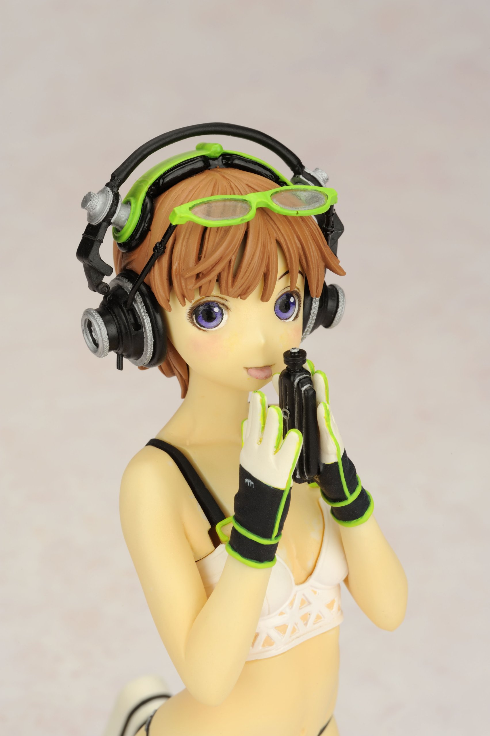 Amazon | 村田蓮爾 ヘッドフォン少女 (1/7スケール PVC製塗装